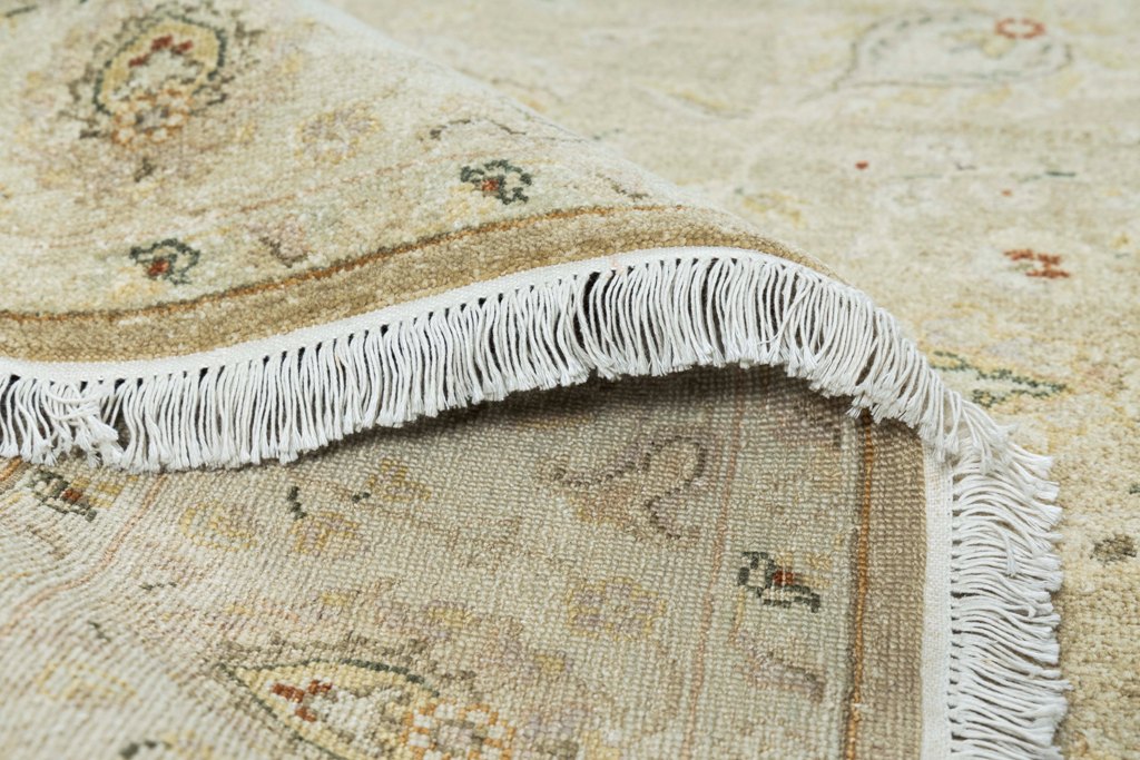 Peshawar Transitional woollen Hand Knotted Carpet