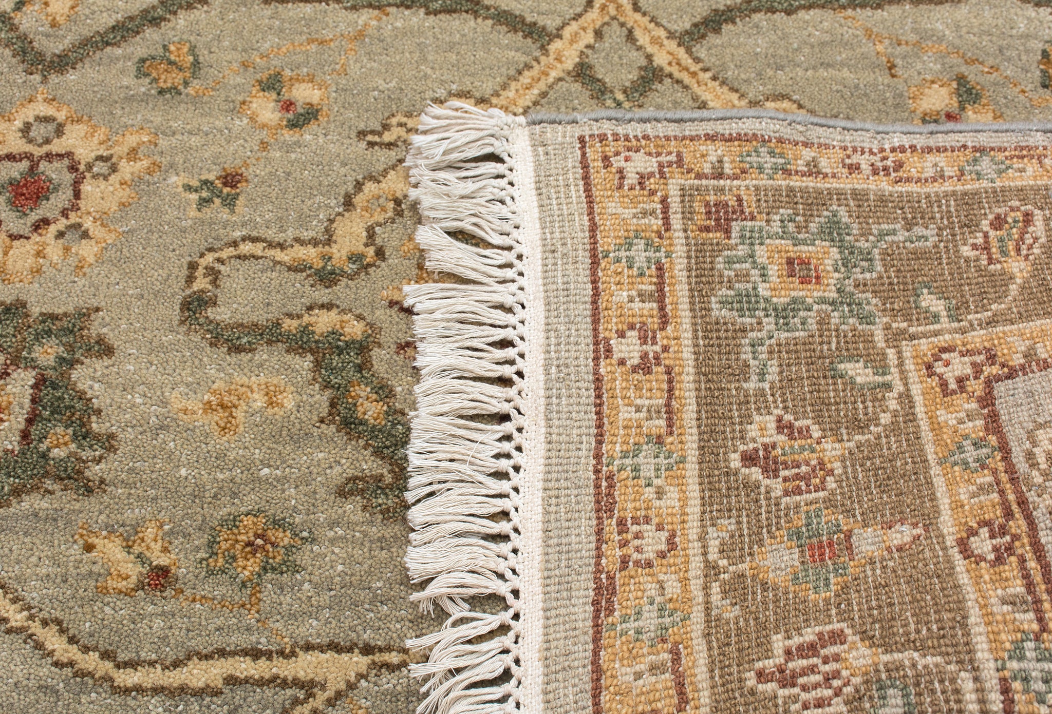Hand Knotted Woollen Traditional Design Carpet